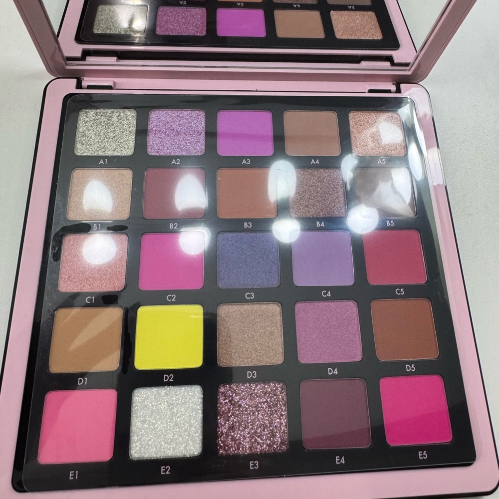 ABH Norvina Collection - Picture 3 of 3